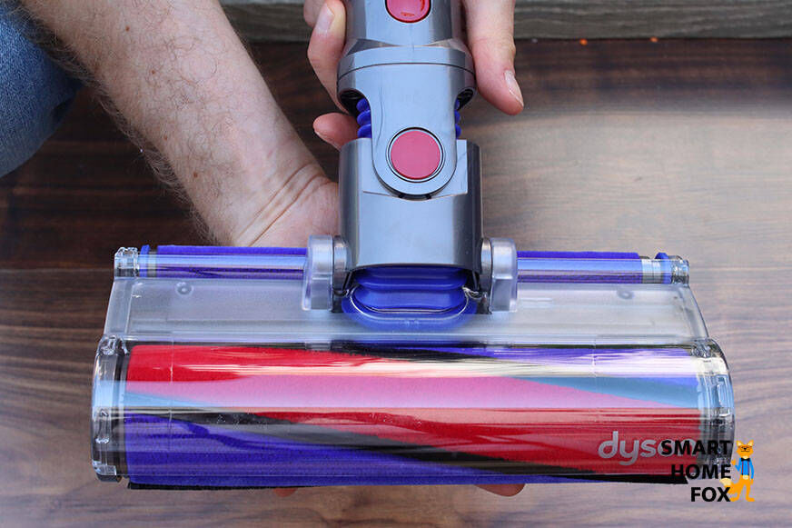 Мягкий валик особенно подходит для твердых полов